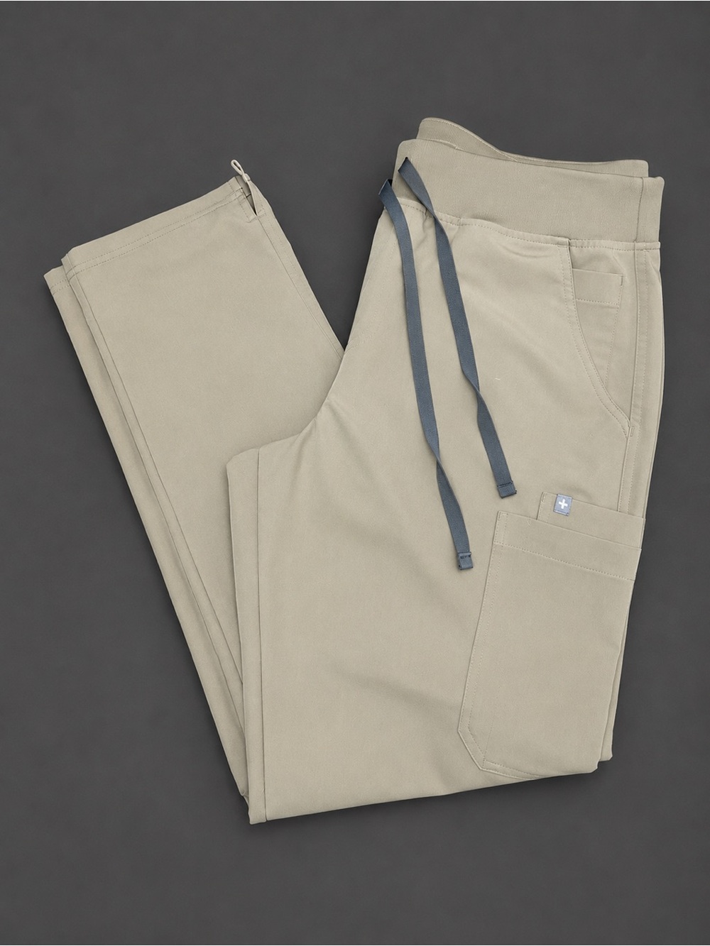 Figs Women’s Drawstring Cargo Joggers in Light Khaki